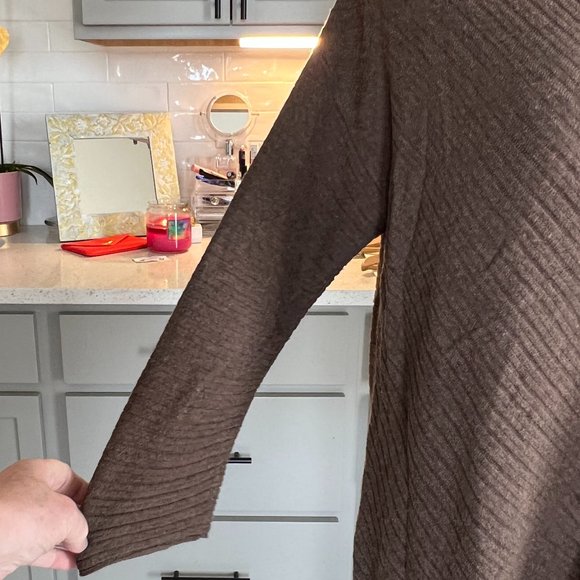 Chico's Coco Brown Large Ribbed Sweater Size Medium (Chico's 1) See Last Image - Picture 4 of 10